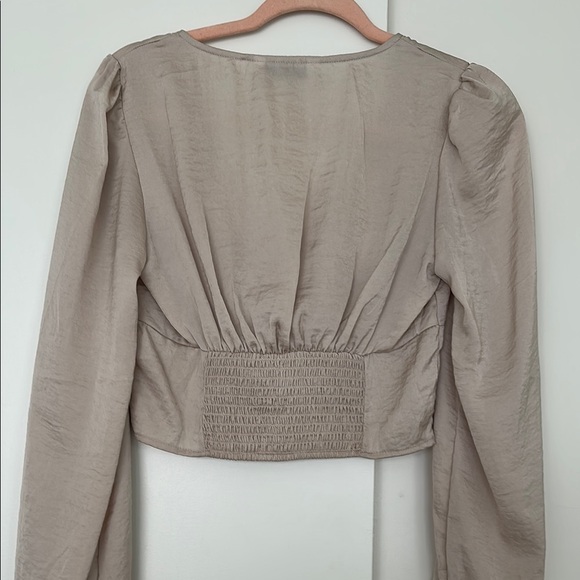 NWOT Stradivarius Champagne Gold Long Sleeve Top - Picture 7 of 7